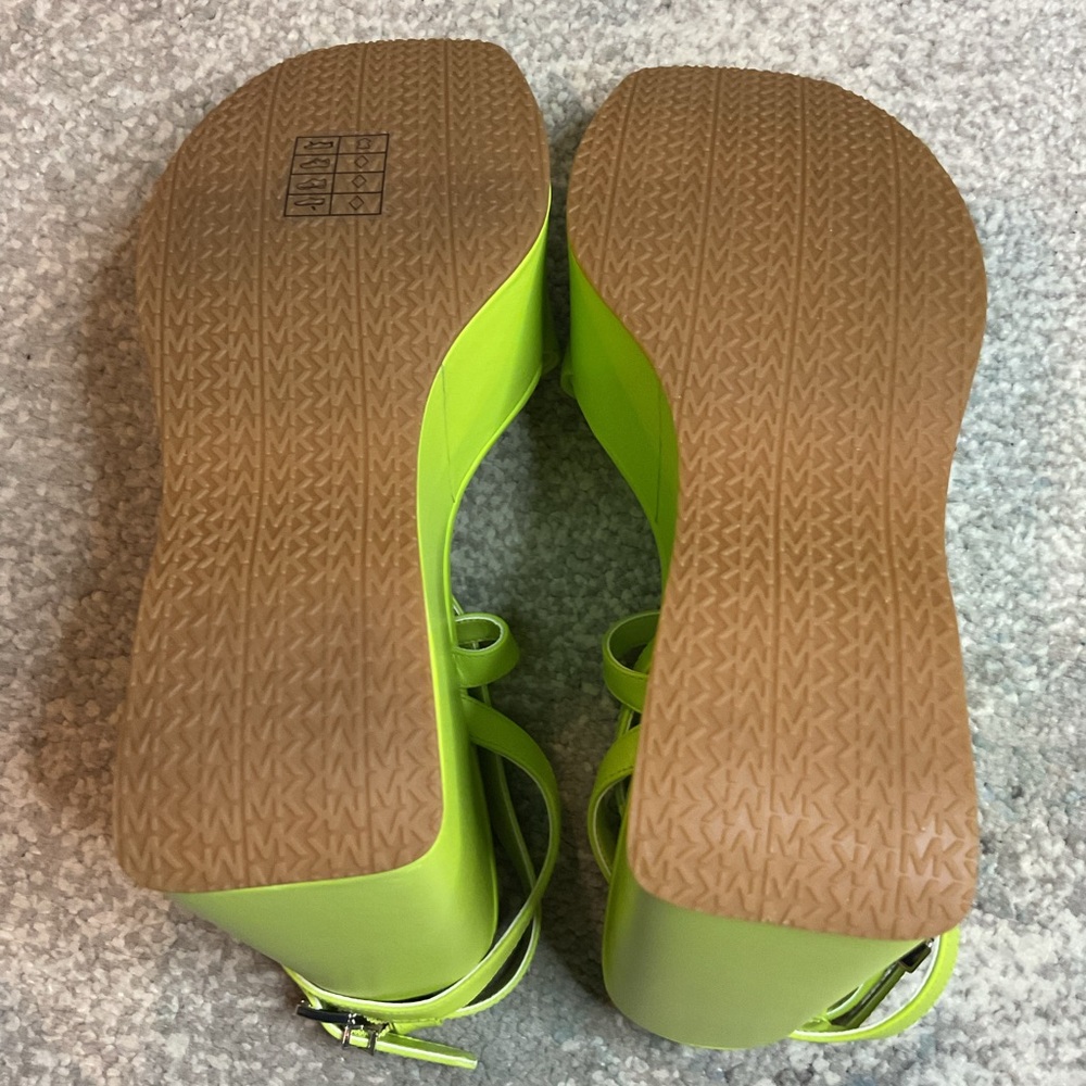 Michael Kors Paola Leather Wedge Sandals in Bright Limeade - 8M (NIB) - Picture 13 of 16